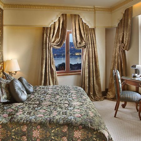 Daru Sultan Hotels Galata Истанбул Екстериор снимка A bedroom at the Four Seasons Hotel Istanbul