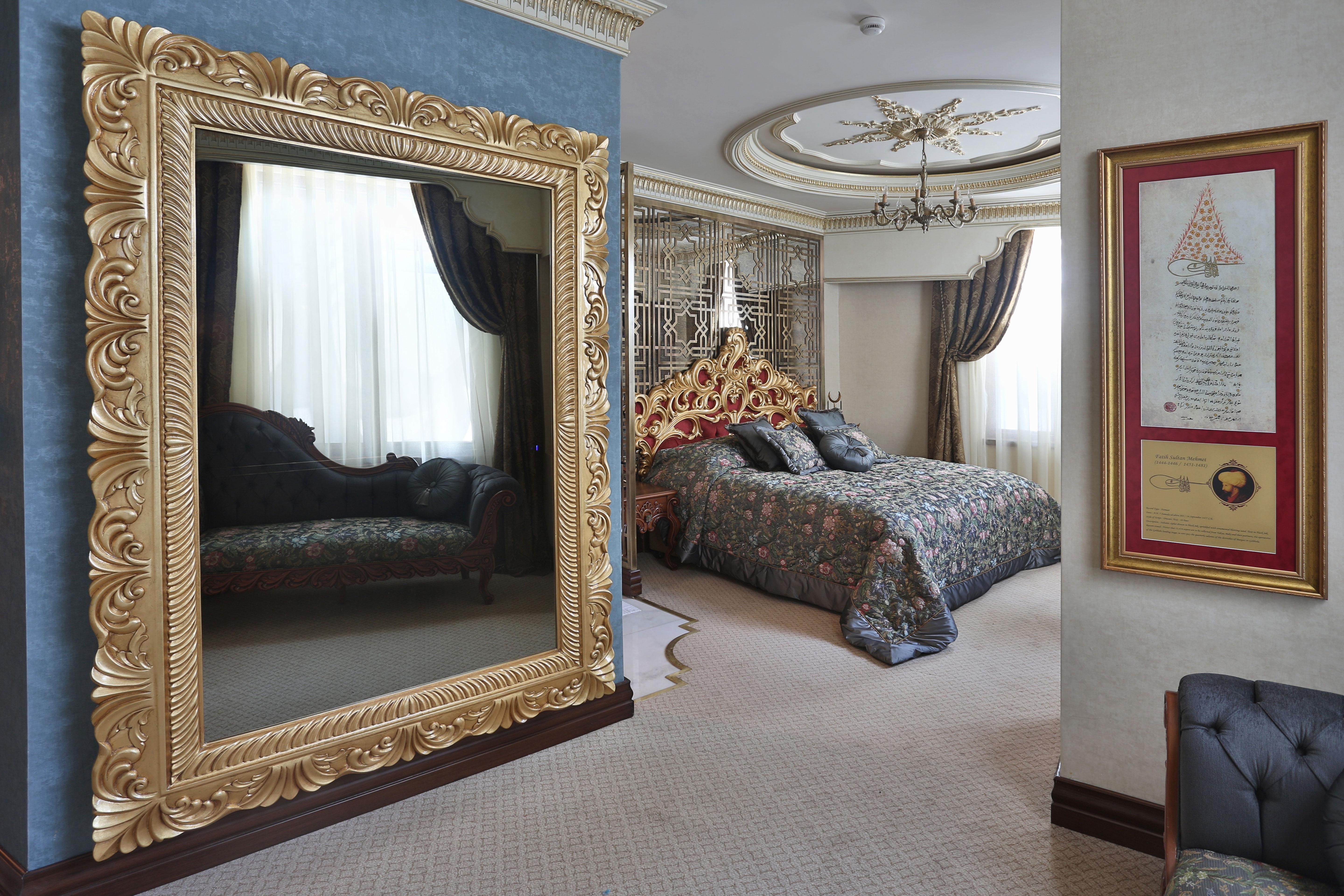Daru Sultan Hotels Galata Истанбул Екстериор снимка A mirror in a bedroom
