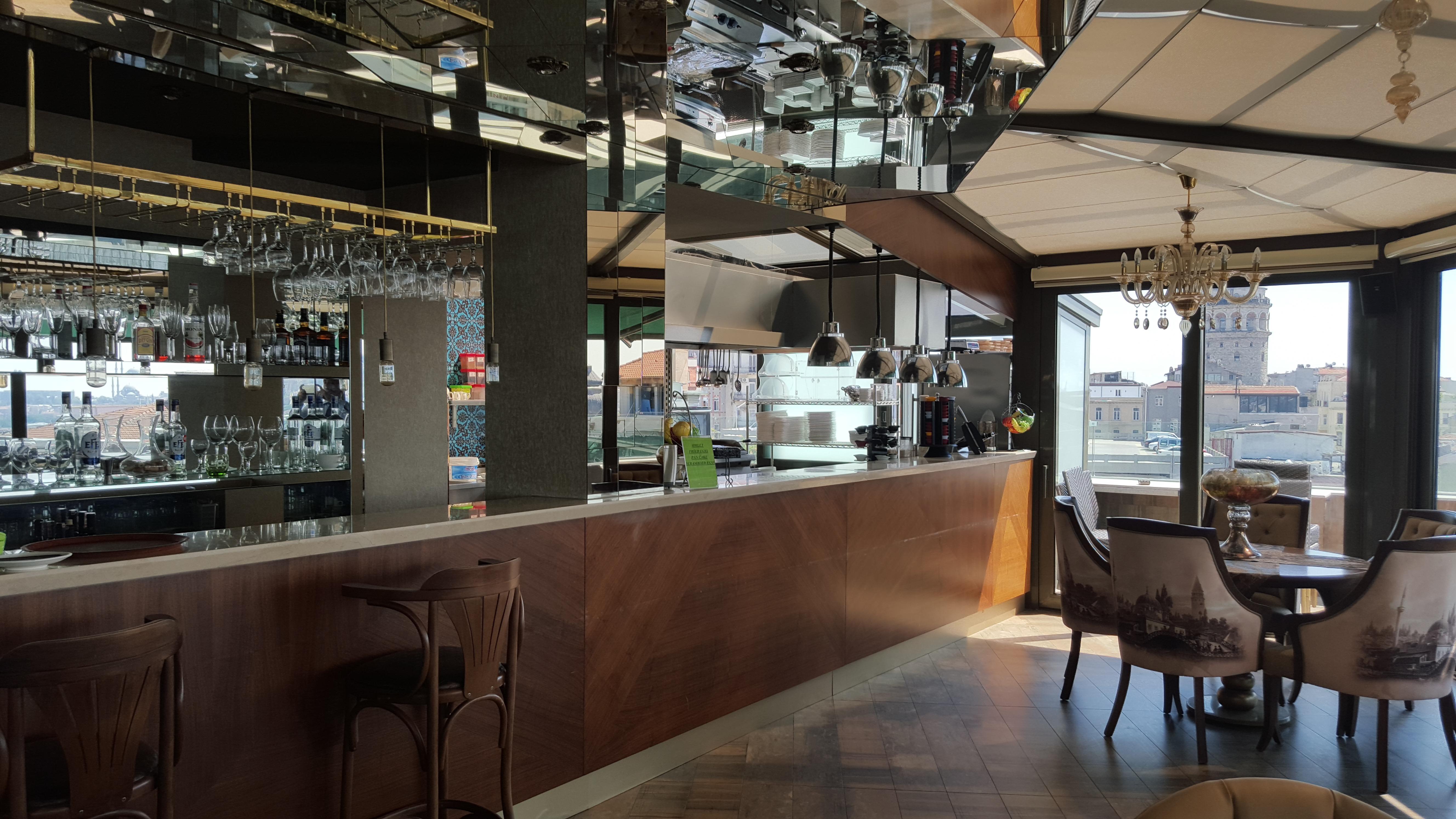 Daru Sultan Hotels Galata Истанбул Екстериор снимка The bar at the restaurant