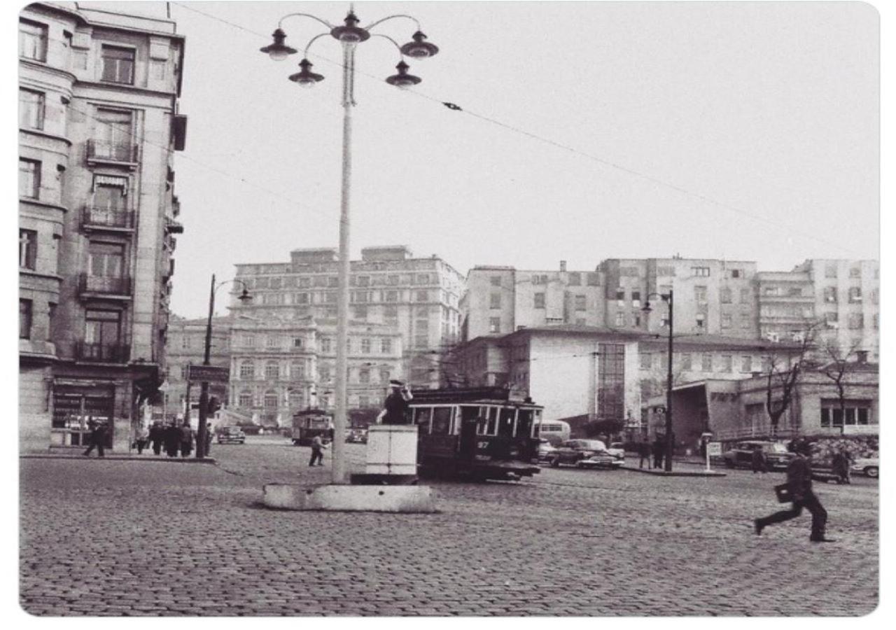 Daru Sultan Hotels Galata Истанбул Екстериор снимка The square in 1980