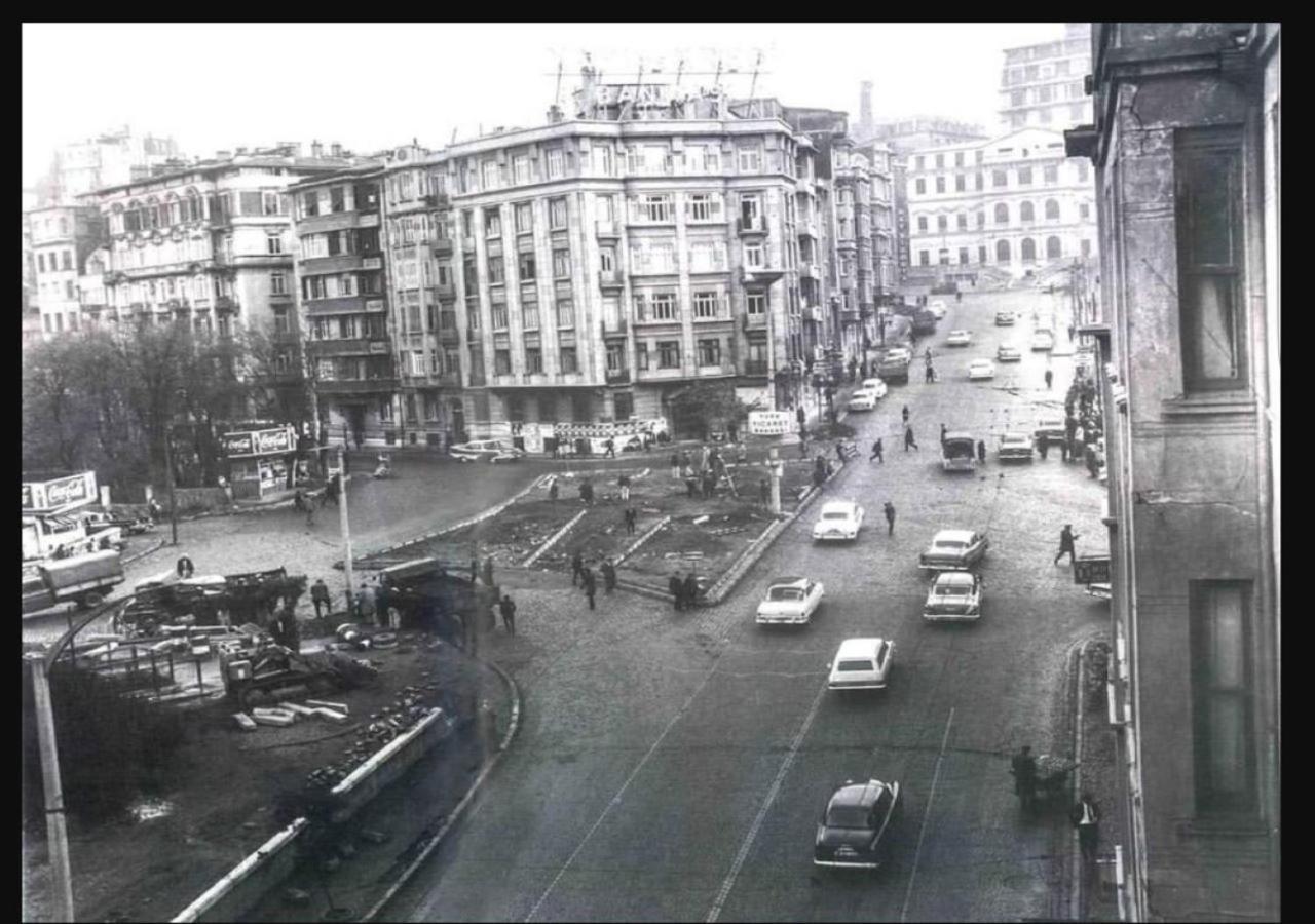 Daru Sultan Hotels Galata Истанбул Екстериор снимка The square in 1980